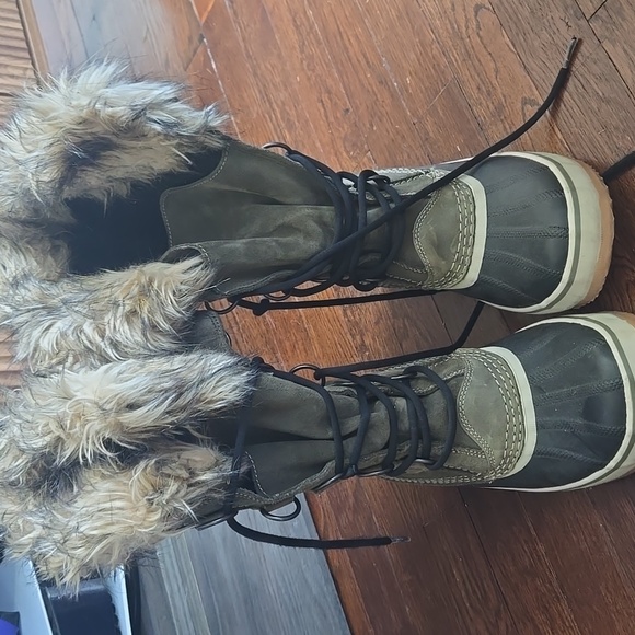 Sorel Olive and Black Winter Boots - Joan Of Arctic - Picture 3 of 5